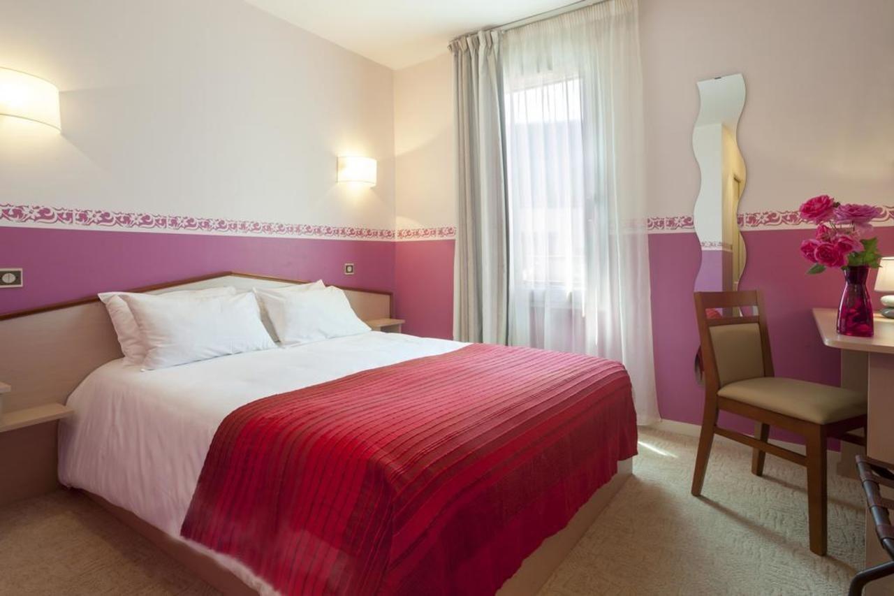 Brit Hotel Le Lion D'Or Chinon Eksteriør billede