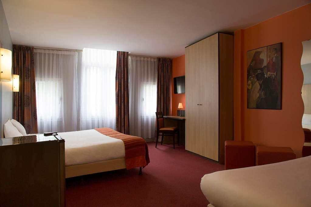 Brit Hotel Le Lion D'Or Chinon Værelse billede