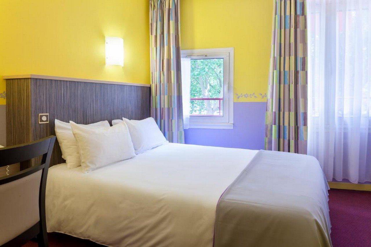 Brit Hotel Le Lion D'Or Chinon Eksteriør billede