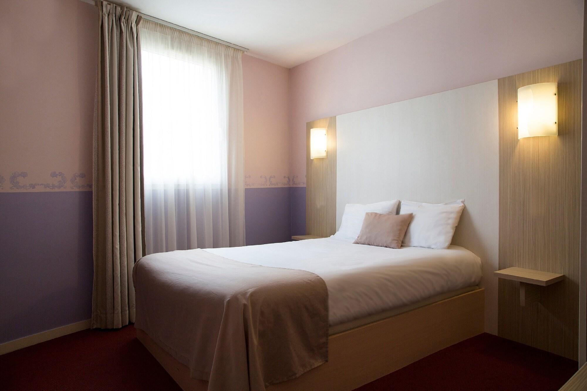 Brit Hotel Le Lion D'Or Chinon Eksteriør billede